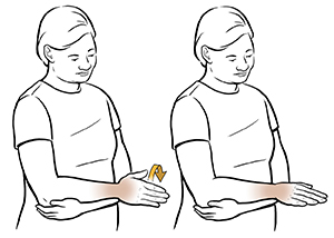 Una mujer con una mano extendida con el codo doblado hace un ejercicio de pronación.
